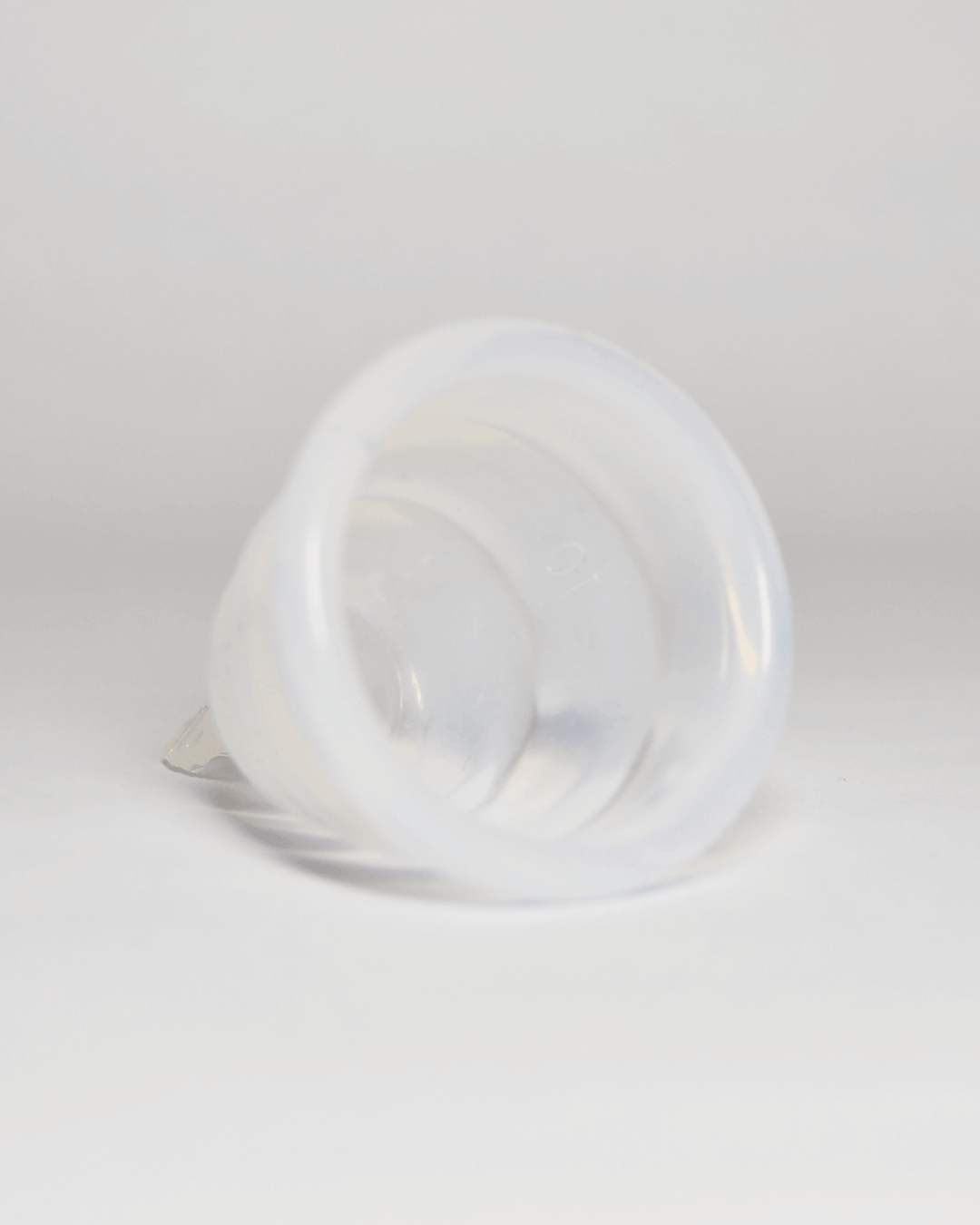 Прозрачная менструальная чаша складная, метки объема